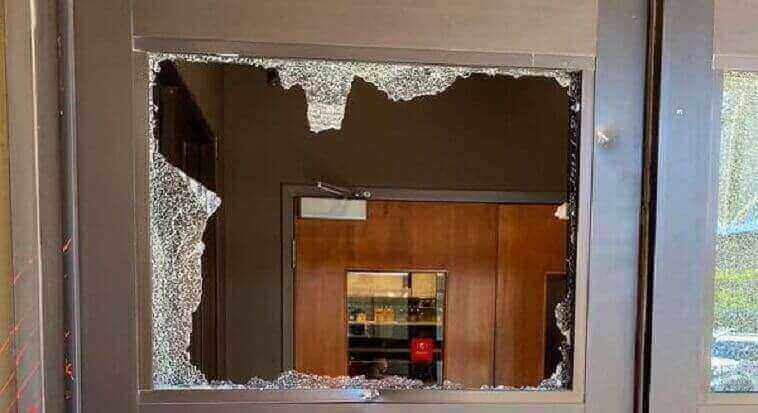 Glass repair & replacement in Vaughan